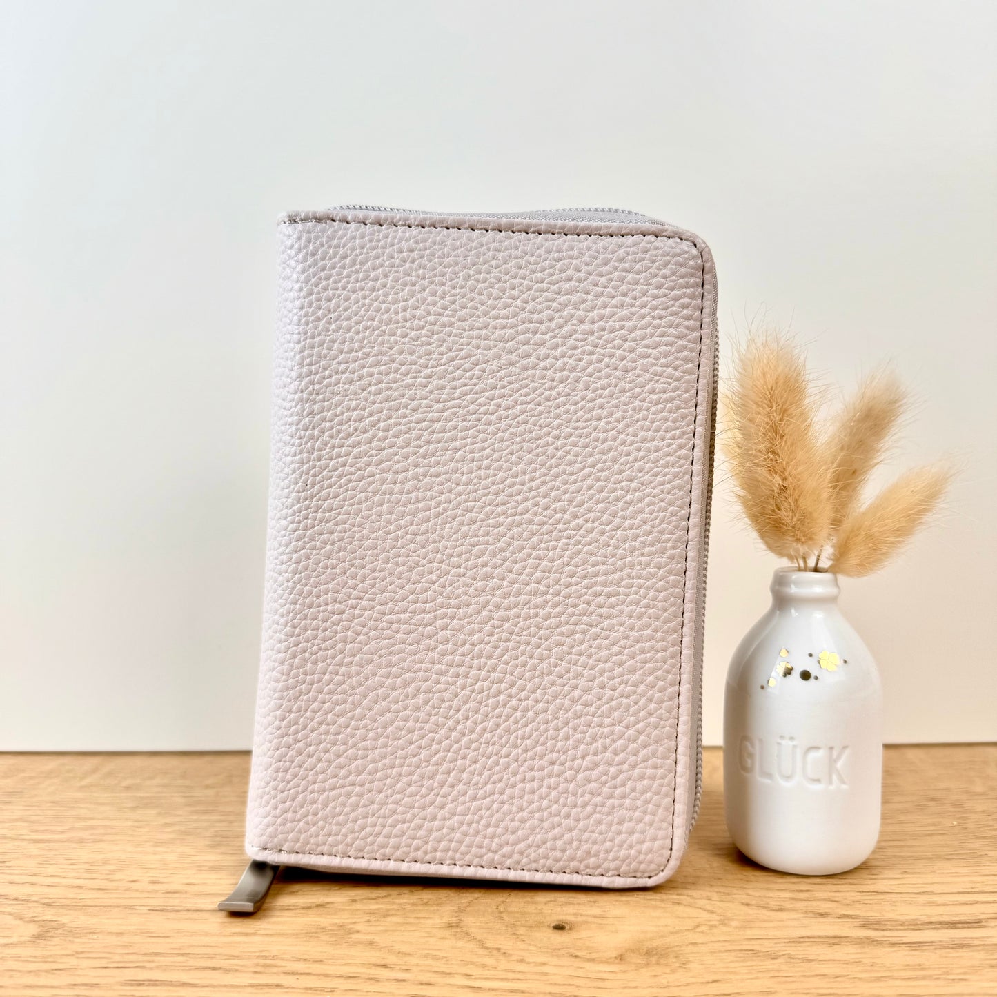 Zip Binder A7 in Grau-Creme Budget Couple