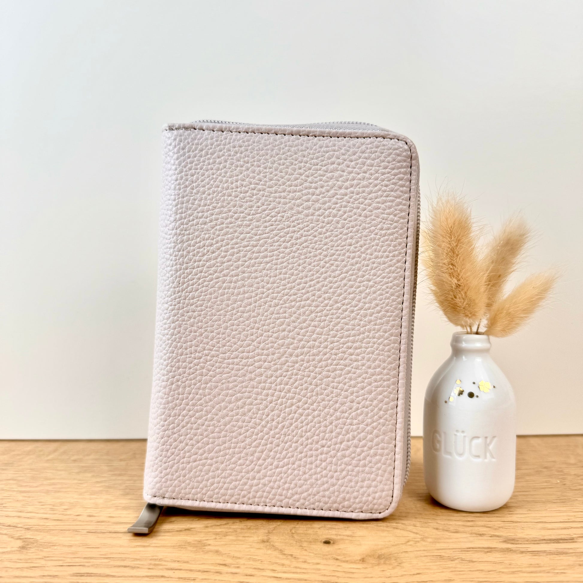 Zip Binder A7 in Grau-Creme Budget Couple