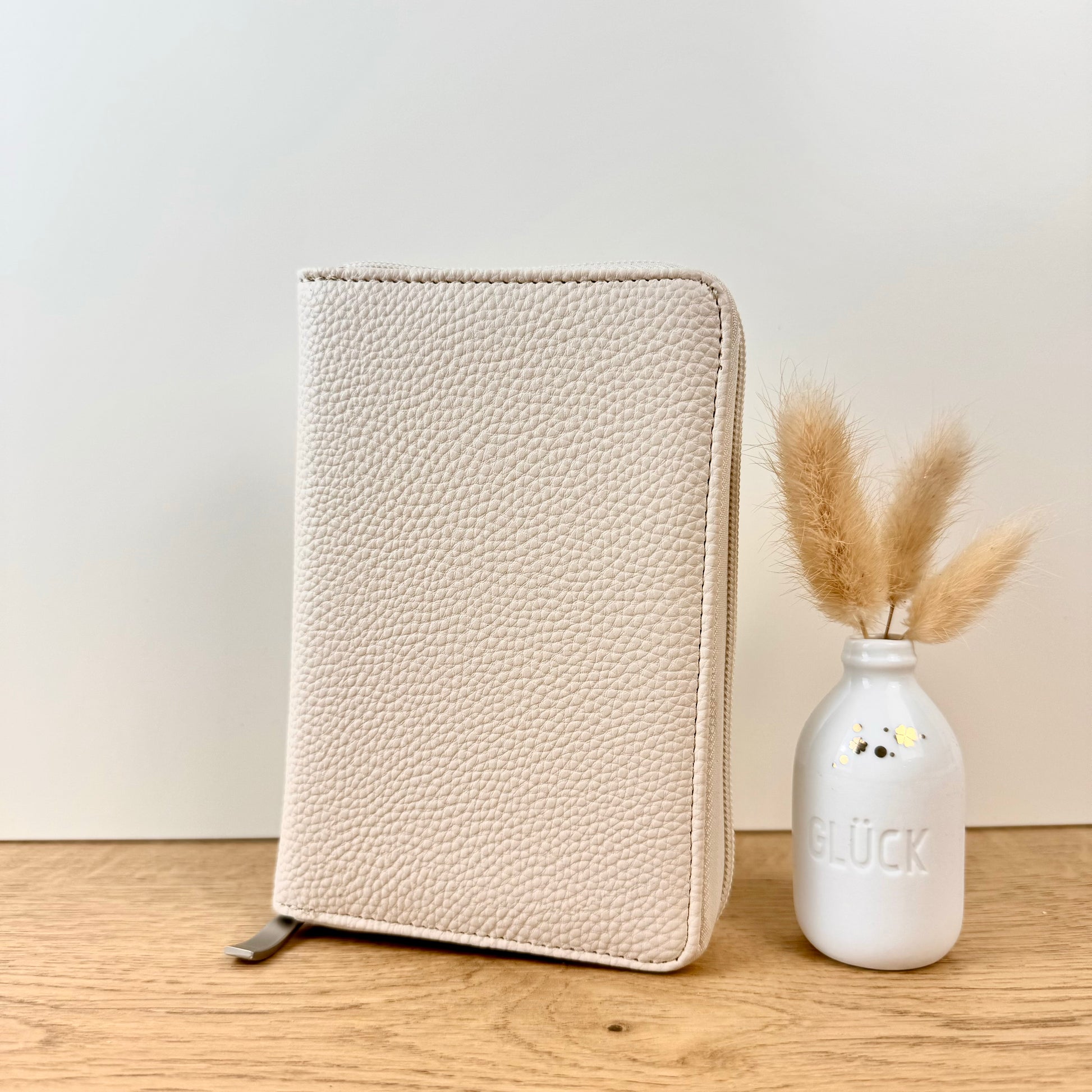 Zip Binder A7 in Sand Budget Couple