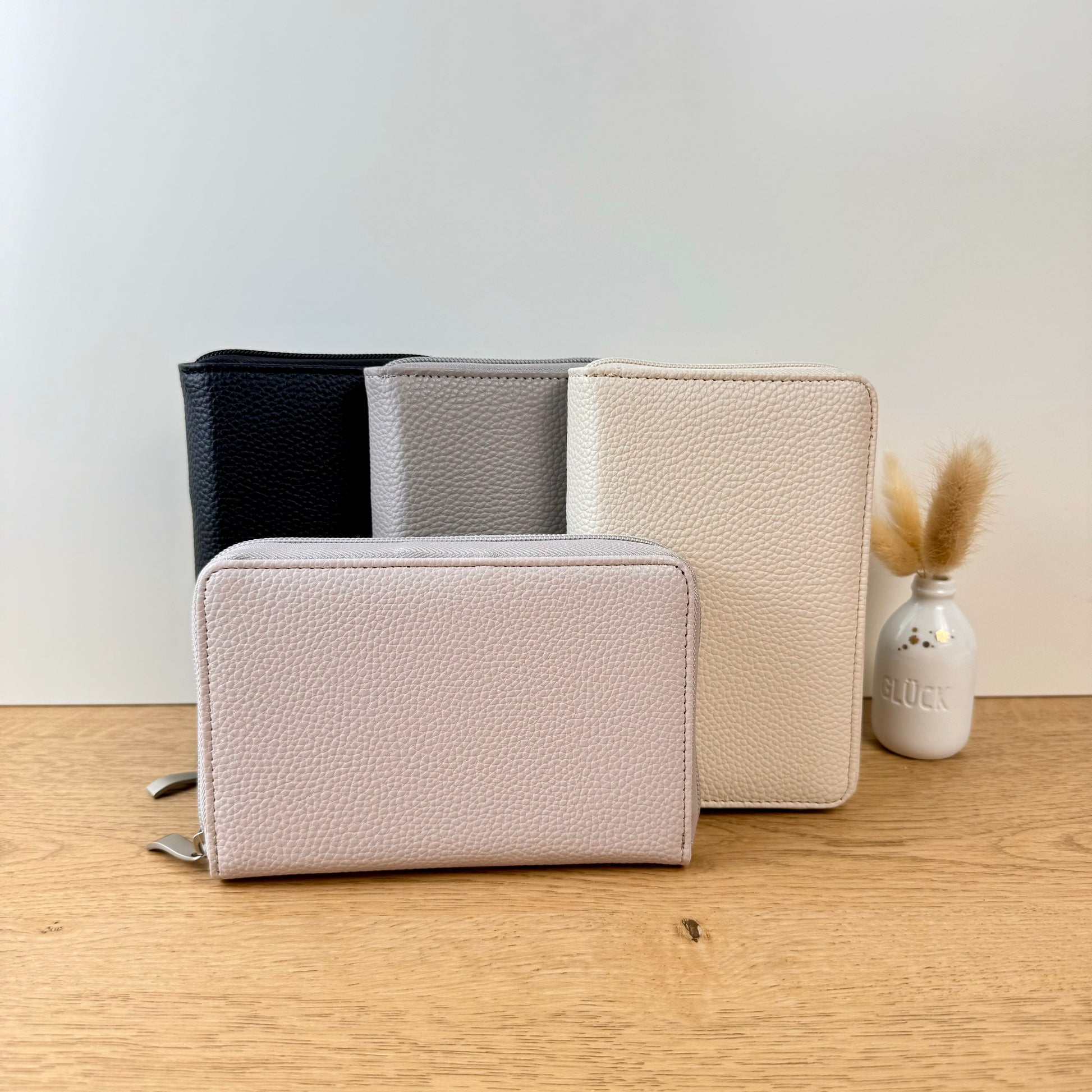 Zip Binder A7 alle Farben von Budget Couple Schwarz, grau, grau creme, sand