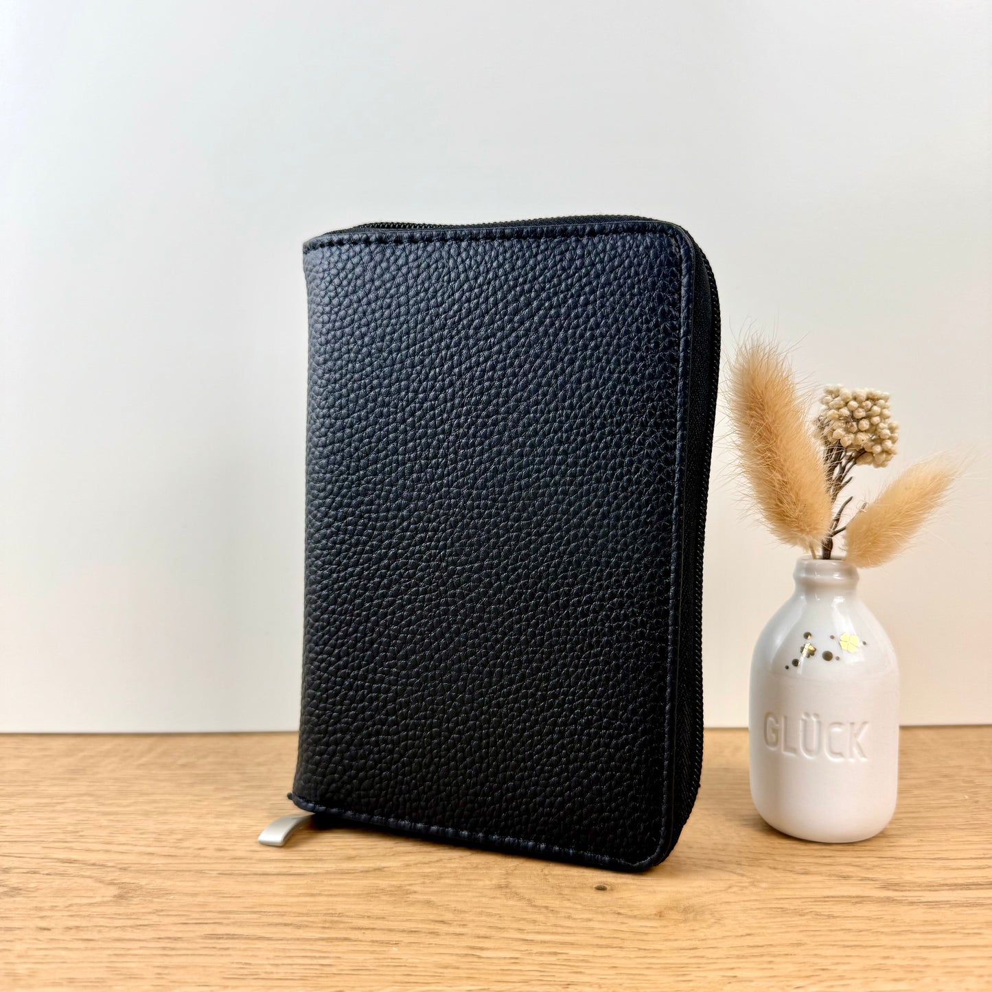 Zip Binder A7 in schwarz Budget Couple