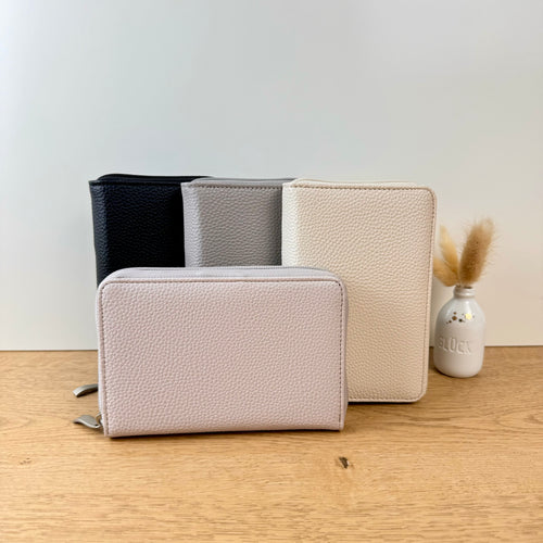 Zip Binder A7 alle Farben von Budget Couple Schwarz, grau, grau creme, sand
